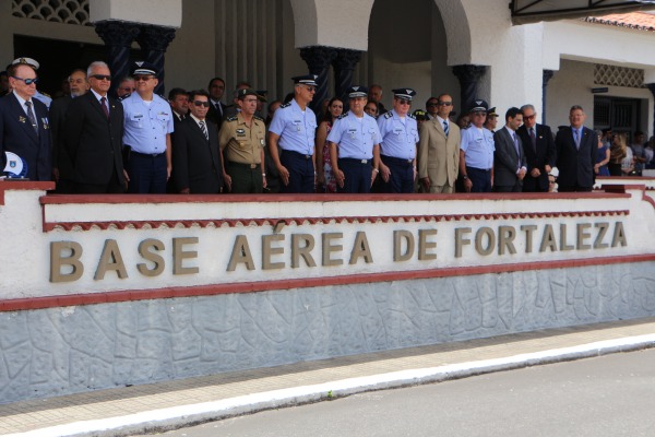 Autoridades acompanharam a cerimônia