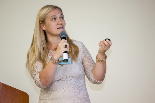 Antonella Bogoni, do Consórsio Nacional Interuniversitário para Telecomunicações