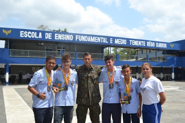 Escola Tenente Rêgo Barros, que atende 1,5 mil estudantes, tem 75 anos de história em Belém