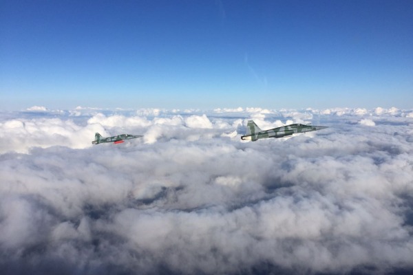 Esquadrilha prosseguindo para a área de instrução