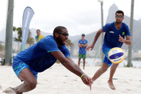 Os atletas participam da categoria open, primeira divisão do esporte