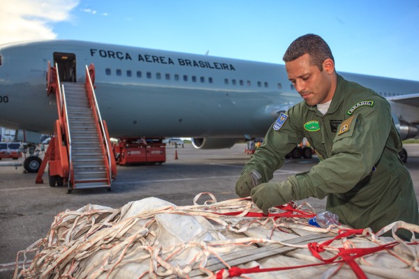 Aeronave C-767 decolou de Brasília rumo ao Haiti com cerca de 20 toneladas de material