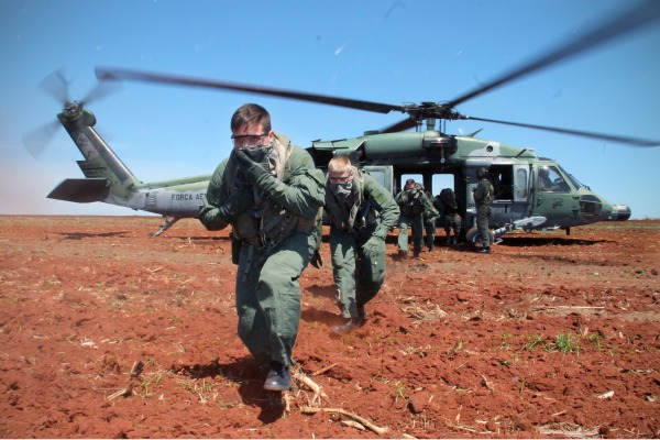 O treinamento é realizado com cadetes do quarto ano da Academia da Força Aérea