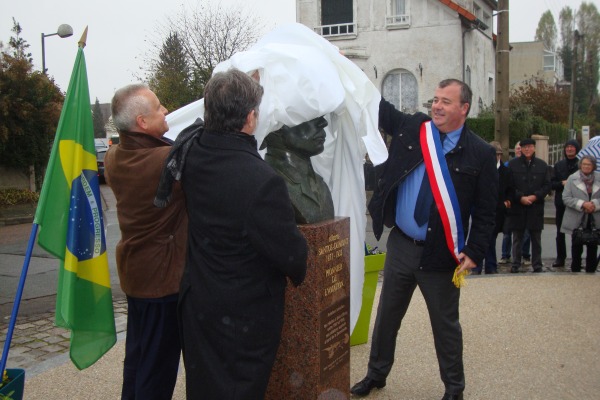 Santos Dumont viveu na comunidade de Bois d´Arcy, a 30 km de Paris, entre 1907 e 1910