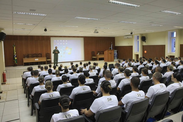 Estágios que formam oficiais do QOCON têm duração de doze meses e constam de três fases