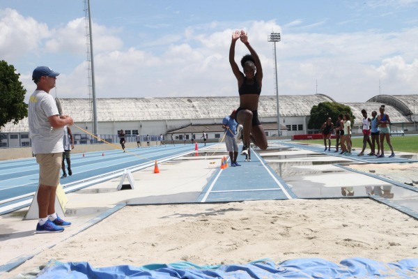 Parceria entre FAB e Confederação Brasileira de Atletismo estimula integração entre equipes e treinamento profissional