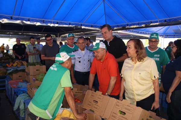 Foram entregues cinco toneladas de adubo orgânico e milhares de embalagens para itens hortifrutigranjeiros