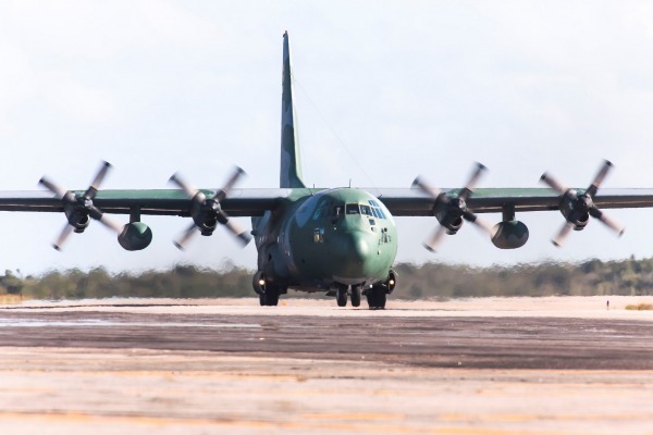 Um KC130 voou ontem do Rio de Janeiro (RJ) diretamente para o local das buscas 