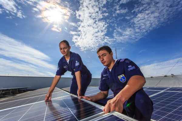 Estudo conduzido por engenheiros eletricistas em 95% das organizações militares do Comando da Aeronáutica indica que geração de energia sustentável pode reduzir o valor das faturas de energia elétrica