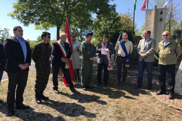 Ministro da Defesa e Ministro Chefe do Gabinete de Segurança Institucional visitaram o Monumento do Tenente Cordeiro, em Pianoro