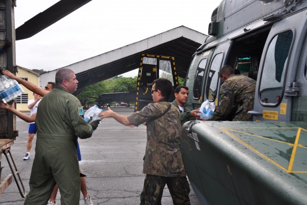 Um helicóptero H-36 Caracal foi engajado na missão de ajuda a vítimas no Nordeste