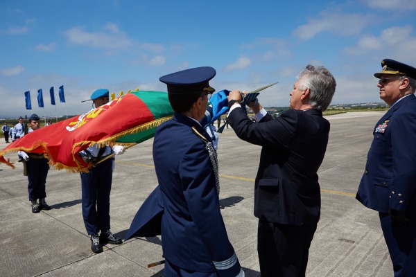 Primeira Base Aérea da Força Aérea Portuguesa é homenageada pela FAB