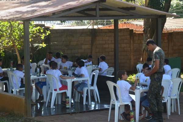 Cerca de 400 crianças participam do programa na Ala 2 