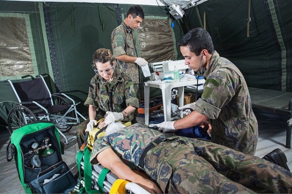 Na evolução da carreira, o médico da FAB pode chegar até a patente de Major-Brigadeiro