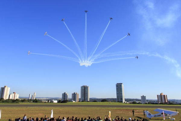 Show Aéreo com a Esquadrilha da Fumaça