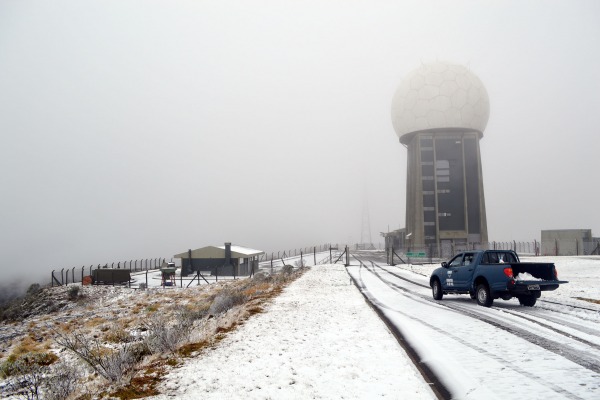 Com o inverno, militares do Destacamento de Controle do Espaço Aéreo de Morro da Igreja superam os desafios para manter o funcionamento dos equipamentos