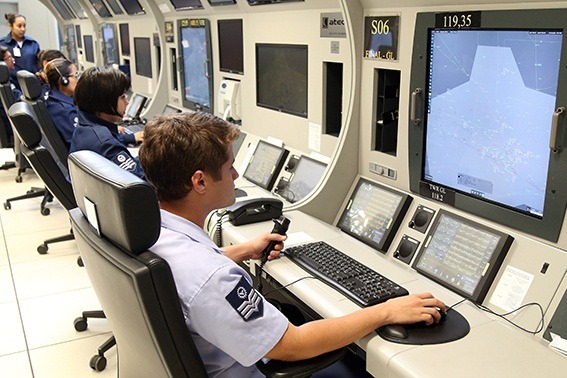 Conhecido como berço do controle radar brasileiro, órgão homenageou militares e civis