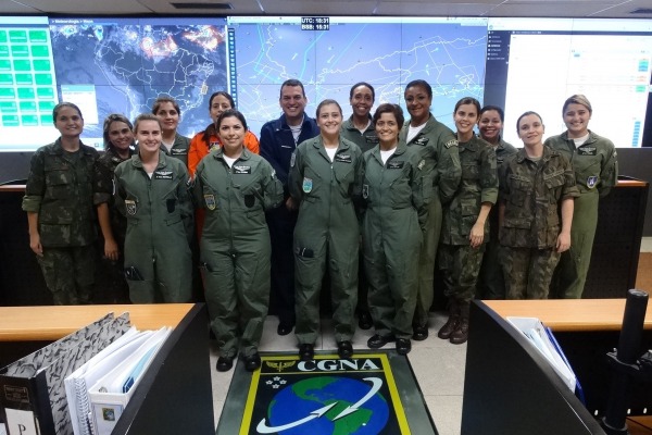 Uma das atividades foi a visita ao Centro de Gerenciamento de Navegação Aérea