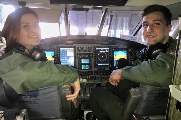 Tenente Juliana e Tenente Patorniti, pilotos da aeronave