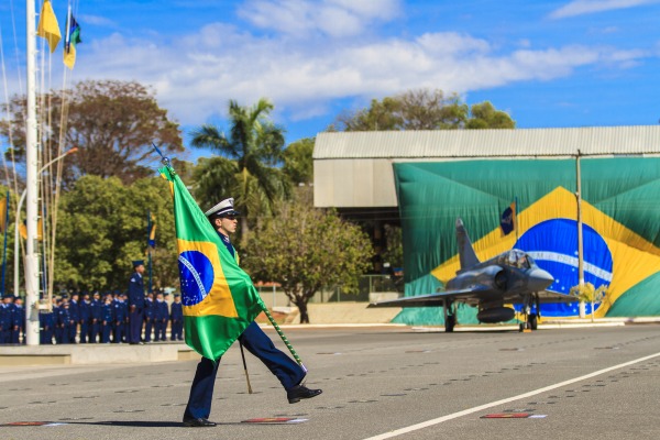 Cerimônia Militar marcou 144º aniversário de Alberto Santos-Dumont