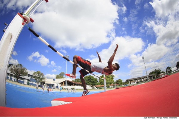  Salto em altura no Projeto Talentos Esportivos