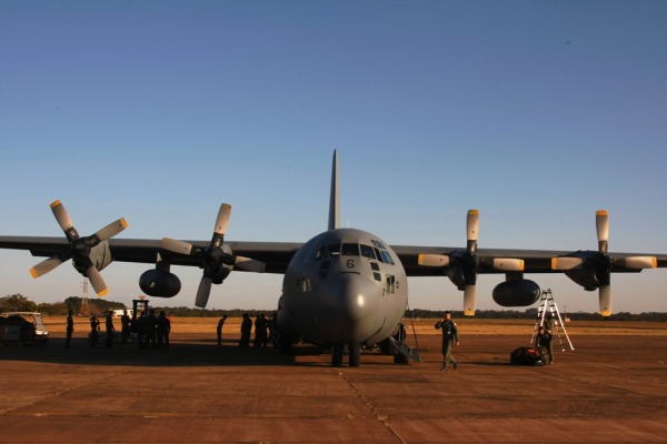 Dois C-130 da FA do Chile trouxeram a equipe