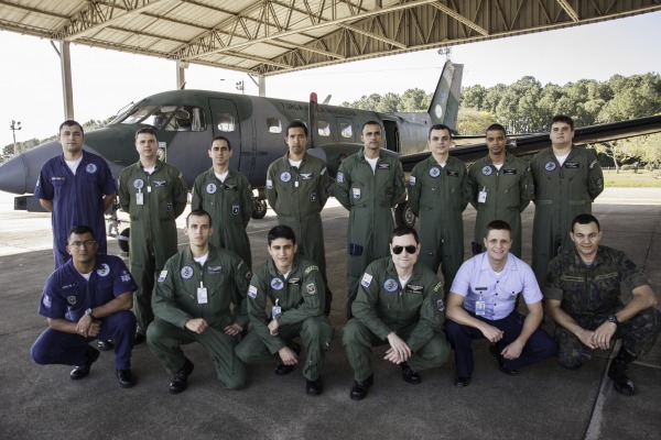 Equipe do IPEV busca melhorias no desempenho do C-95 Bandeirante