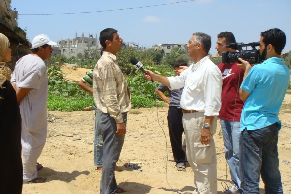 Jornalista Ari Peixoto em entrevista na Faixa de Gaza/Arquivo pessoal