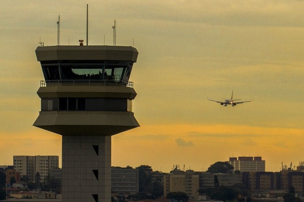 DECEA é responsável por autorizar edificações no entorno de aeródromos/Cap Enilton