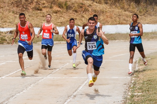 Uma das modalidades esportivas é a corrida