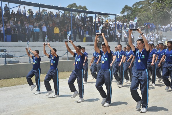 A competição reuniu alunos das escolas preparatórias da Marinha, do Exército e da Aeronáutica