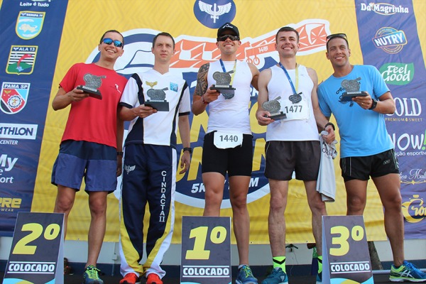 Pódio dos vencedores da corrida