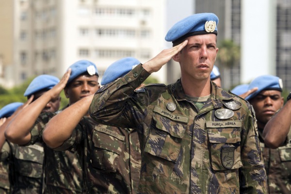 Militares da Missão do Haiti durante a cerimônia de encerramento da operação.