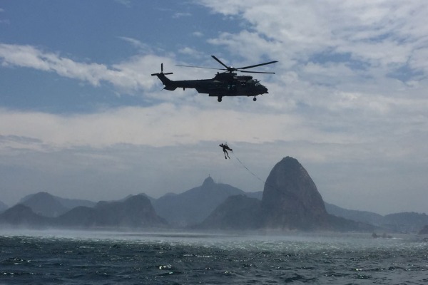 Manobra ocorreu na cidade de Ilha Grande, no Rio de Janeiro, e envolveu cerca de cem militares