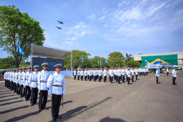 Caças F-5 sobrevoaram a Ala 1