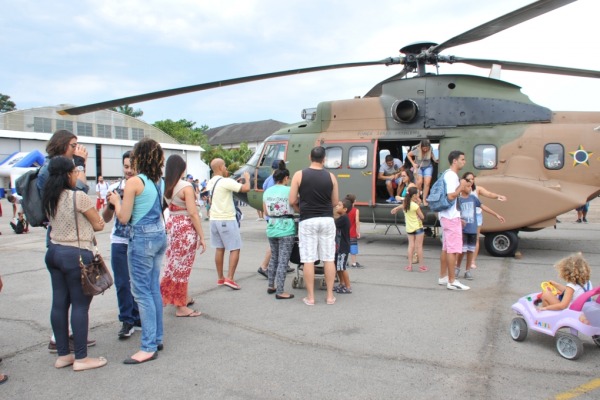 Exposição estática de aeronaves atraiu a população