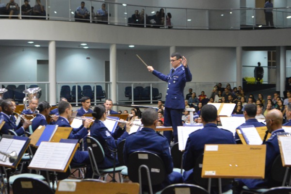 O concerto na EEAR contou com repertório diversificado