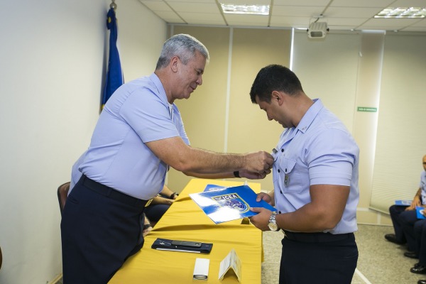 Capitão Carvalho, primeiro colocado do curso de Inspeção em Voo