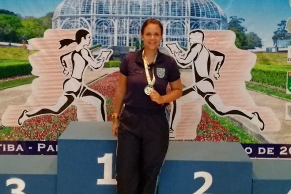 Tenente Raquel e a medalha de ouro do Campeonato Brasileiro de Orientação Sprint