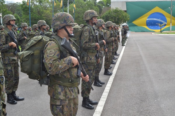 Cerimônia também foi realizada na Escola de Especialistas de Aeronáutica (EEAR), em Guaratinguetá