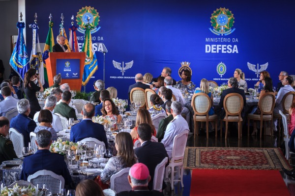 Almoço com Ministério da Defesa e Forças Armadas ocorre anualmente