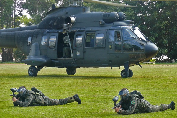 Simulação com aplicação de aeronaves