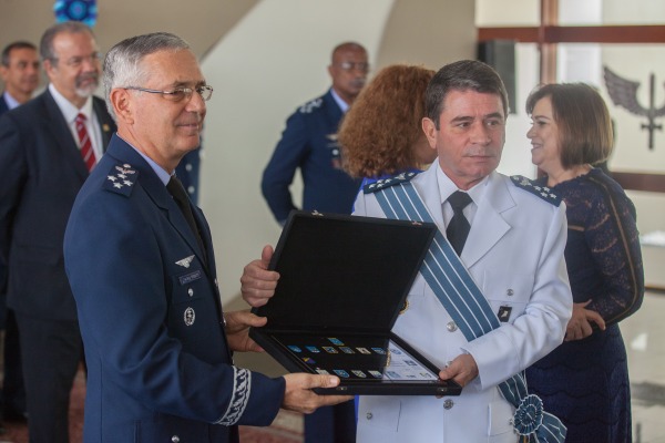 Comandante da Aeronáutica participa da homenagem ao Oficial-General