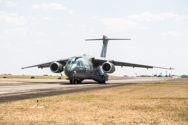 Maior avião militar desenvolvido no Brasil, KC-390 se prepara para chegar aos hangares da FAB