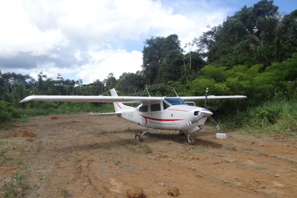 Avião identificado transportando droga