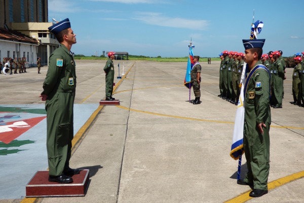 Um esquadrão era sediado na Base Aérea de Salvador e o outro na Ala 11