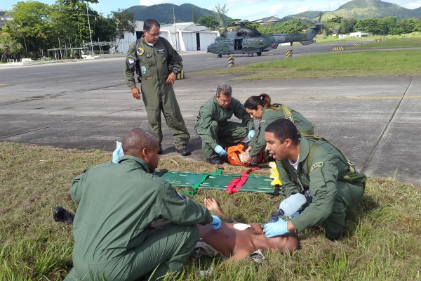 No treinamento, foi simulado que um militar foi gravemente atingido por disparo de arma de fogo