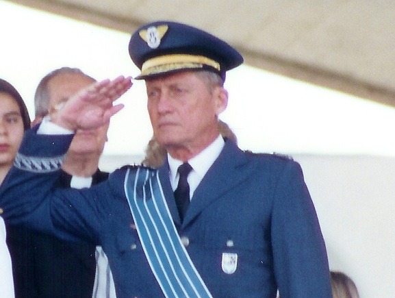 Tenente-Brigadeiro Bräuer foi o último Ministro da Aeronáutica Tenente-Brigadeiro Bräuer foi o último Ministro da Aeronáutica