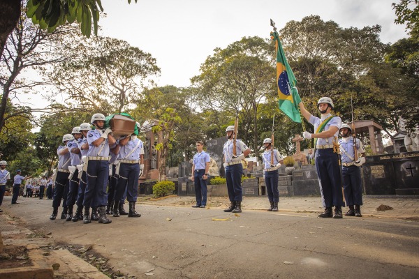 Condolências com honras militares