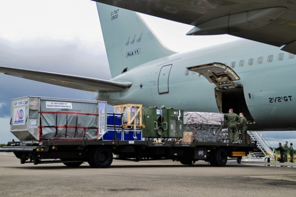 Boeing 767  realizou a missão de transporte de material